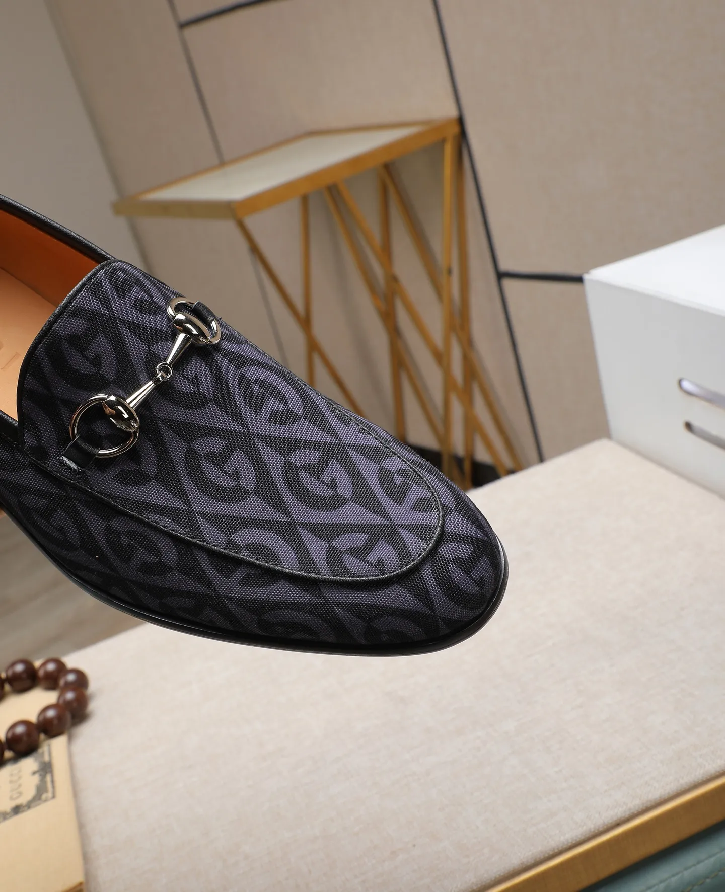 Men's men's shoes 💰540 (high-end, all-cow leather) GUCCI high-end formal leather shoes, original imported fabrics from Italy, cowhide lining, original hardware. I believe you will be struck by it from the first moment you see it. The avant-garde atmosphere can no longer fully interpret its elegance. AAA grade rubber outsole, super comfortable. Original counter last, ensuring its original version and quality. The simple upper ensures its comfort and breathability. A pair of truly good shoes has its own unique soul, famous quality, regular size 38-44 (45 46 customized)